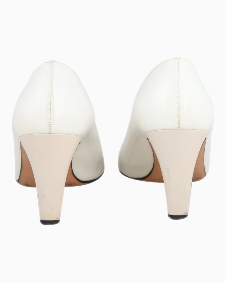 Salvatore Ferragamo Vara 4C ホワイト(6-7) Sapato Salvatore Ferragamo Original Bicolor Branco e Bege Feminino